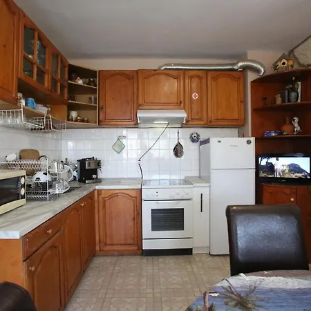 вангелов شقة نيسيبار